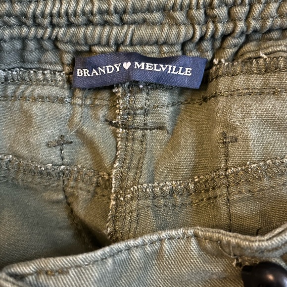 Brandy Melville Kim cargo pants in green. - Picture 4 of 5